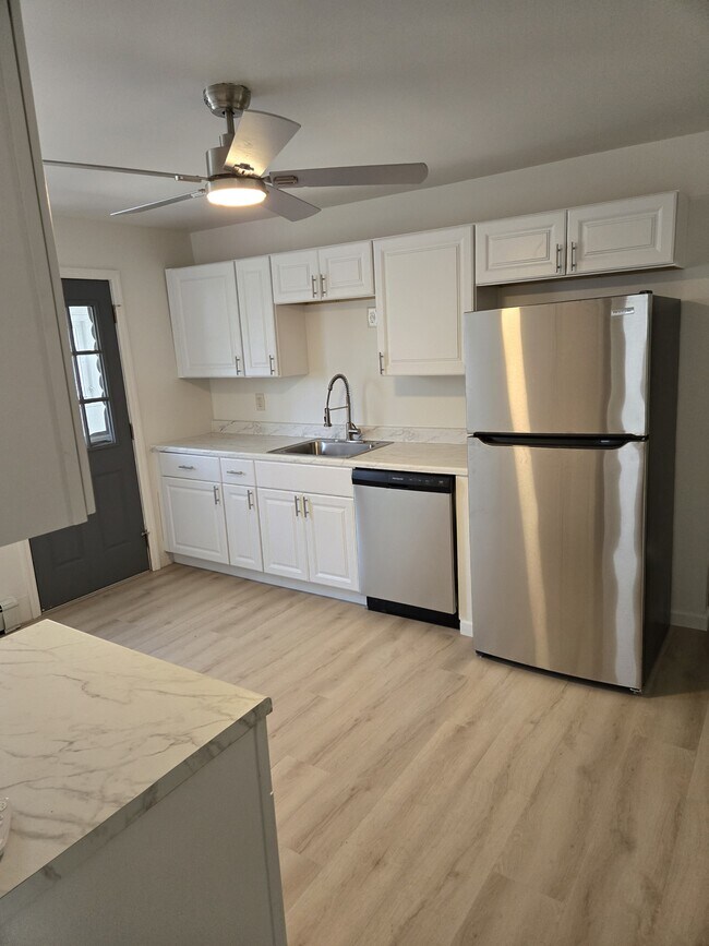 Building Photo - 302 Remsen St