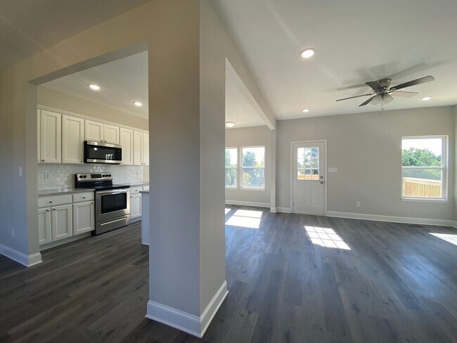 Building Photo - Home for Rent in Trussville, AL... Availab...