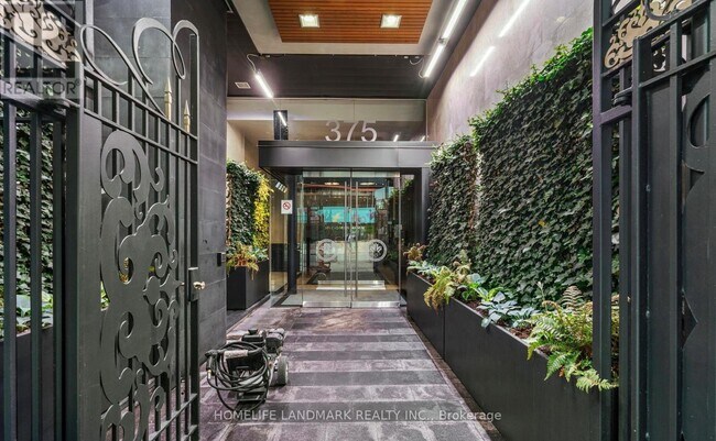 Photo du bâtiment - 375 King St W