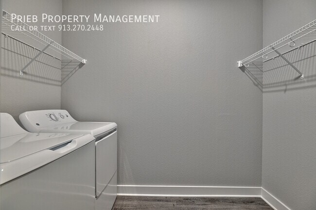 Foto del edificio - 22204 W 123rd Terrace