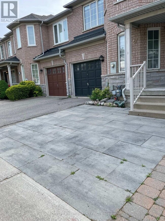 Building Photo - 47 Waterton Crescent