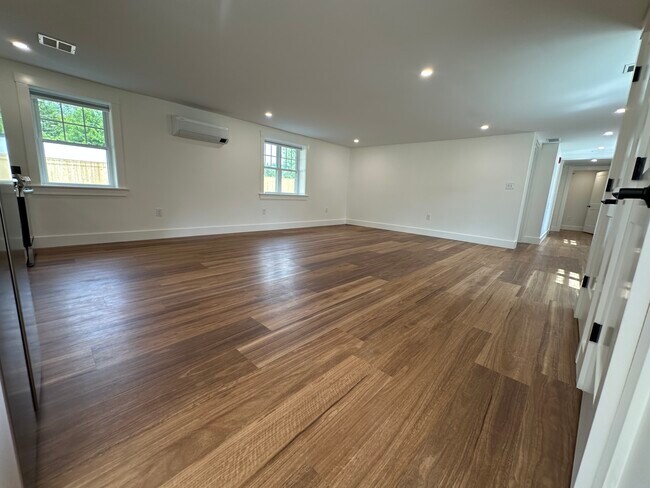Foto del edificio - 61 Old Amherst Rd