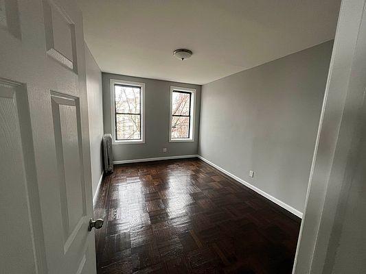 Building Photo - 3 bedroom in BRONX NY 10468