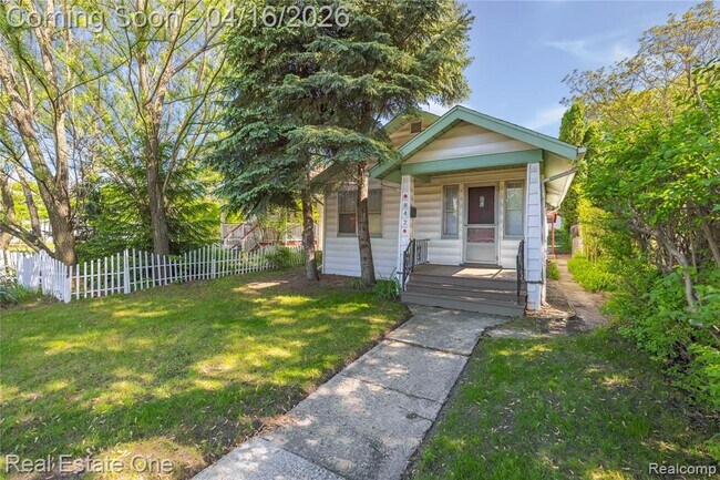 Foto del edificio - 842 E 10 Mile Rd