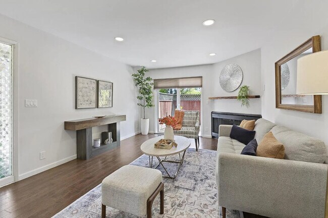 Foto del edificio - 10063 Long Oak Ln