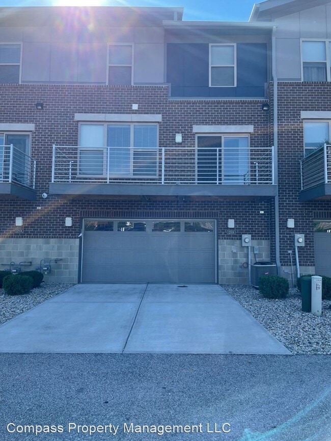 Building Photo - 3 br, 3.5 bath House - 12934 Grand Vue Dr