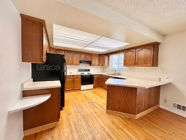 Photo - 1762 Ura Ln House