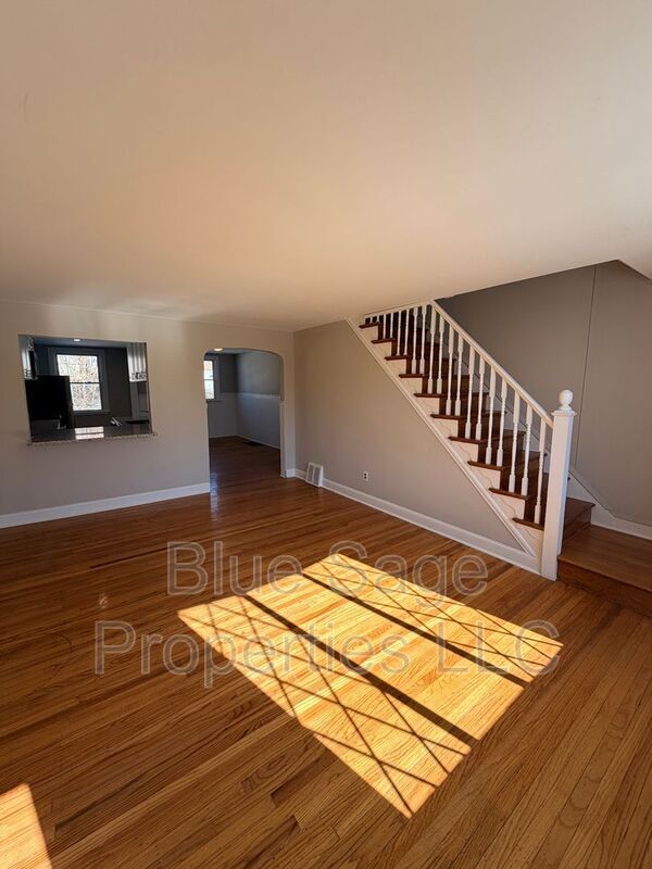 Foto del edificio - 5207 Westbrook Dr