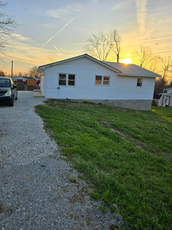 Primary Photo - 427 W Vanbibber Dr