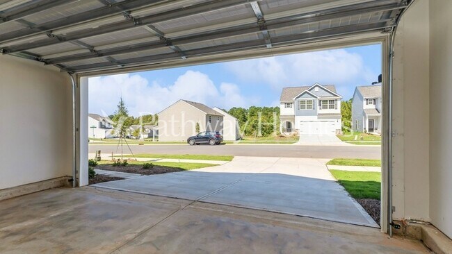 Foto del edificio - 6312 Lowe Ln