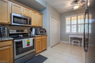 Building Photo - 10720 Ravenna Way