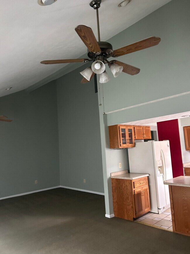 Building Photo - 204 Aqueduct Dr