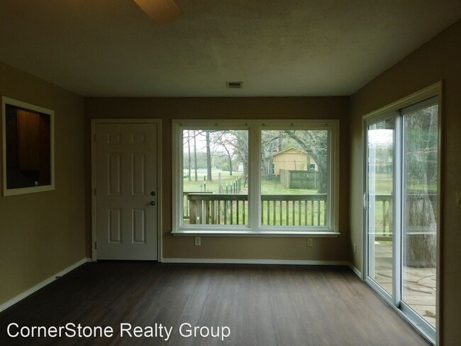 Building Photo - 4 br, 2 bath House - 501 E Greenwood St