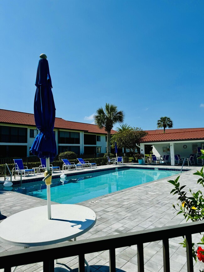 Foto del edificio - 4987 Pepper Cir