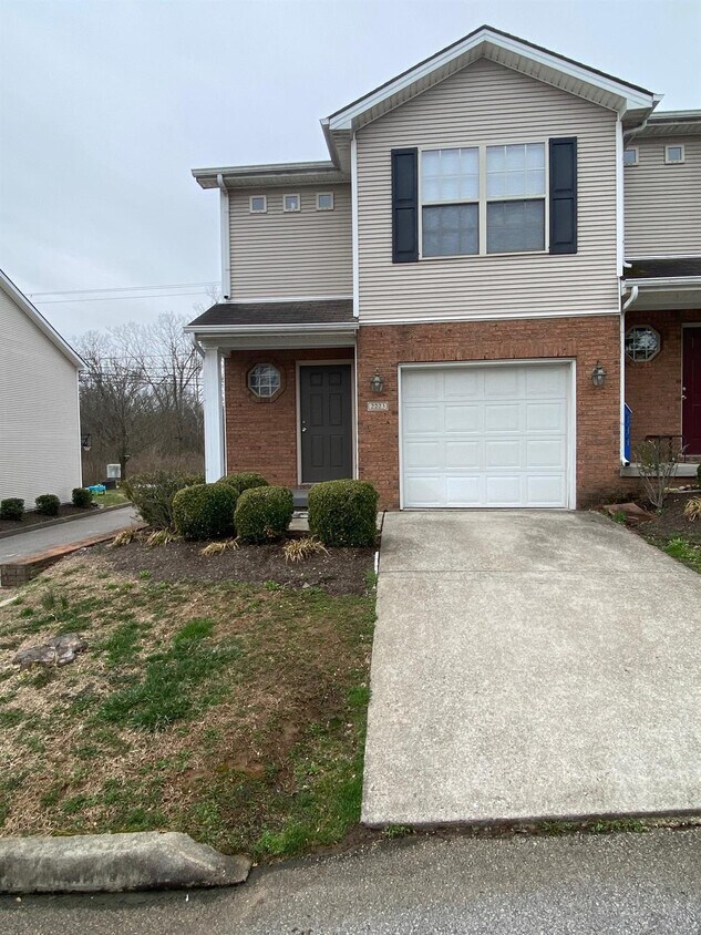 2219 Reserve Ct, Lexington, KY 40514 Townhome Rentals in Lexington KY