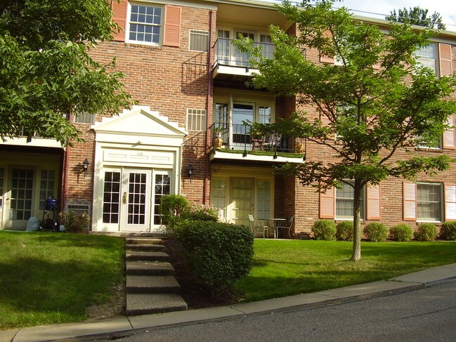 Exterior del edificio - 1120 Chatham Park Dr