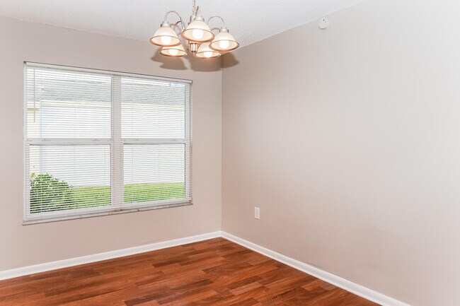 Building Photo - 130 Woodside Dr
