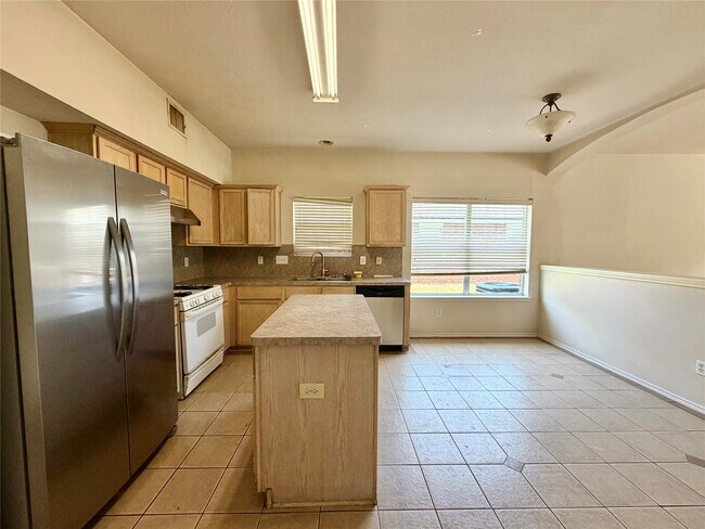Foto del edificio - 2305 Ames St