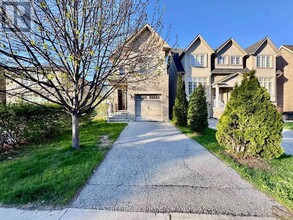 Building Photo - 1033 Shaw Dr