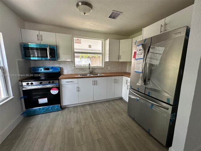 Foto del edificio - 113 NE 75th St