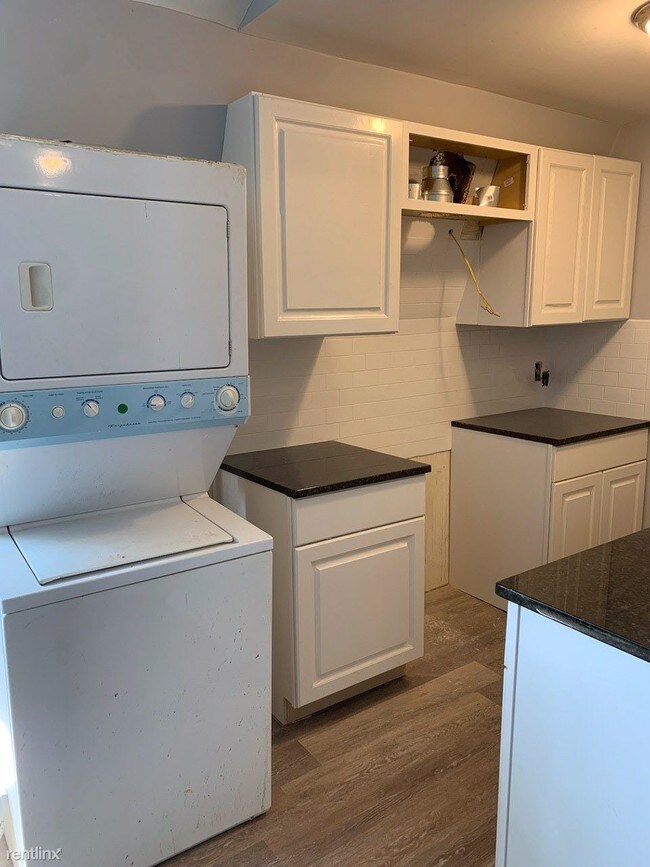 Building Photo - 2 br, 2 bath Apartment - 30 Victory St Unit 8