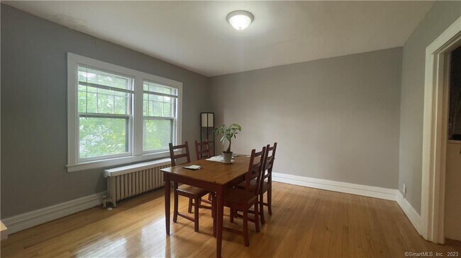 Building Photo - 814 Farmington Ave