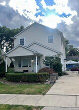Building Photo - 2729 Kipling Ave