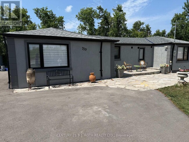Building Photo - 759 Essa Rd