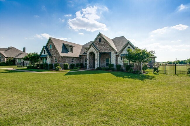 Building Photo - 5/4/3 on an Acre in Parker