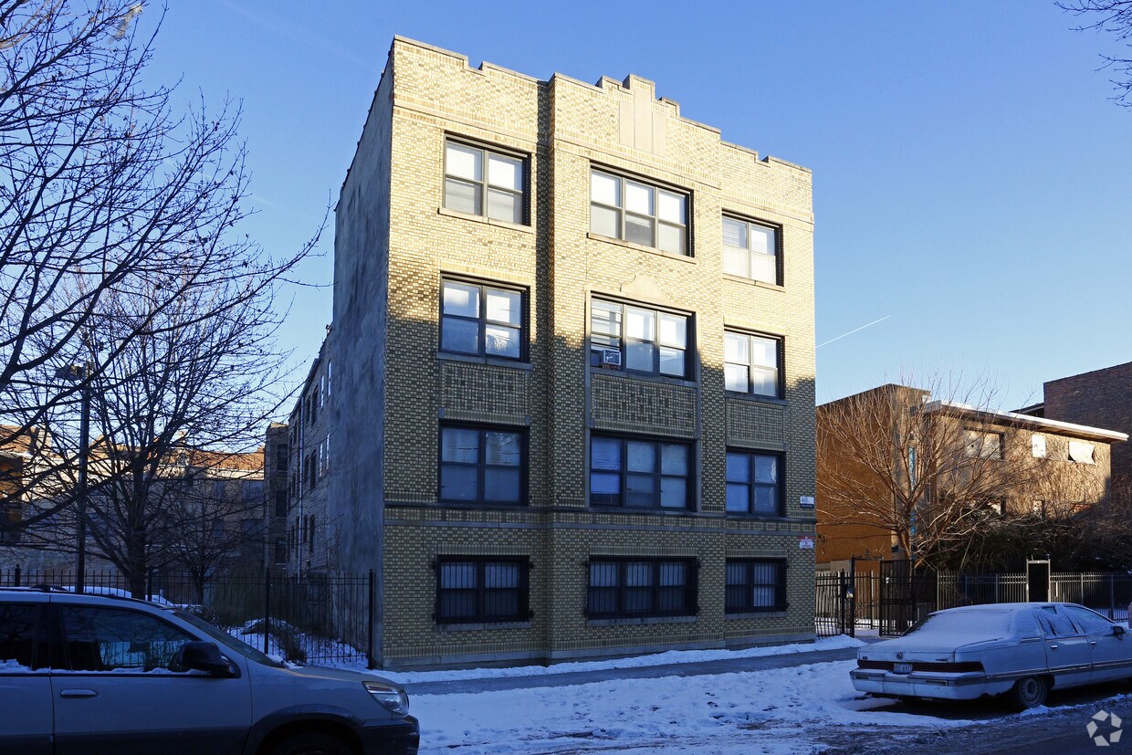 Building Photo - 8209 S Ellis Ave