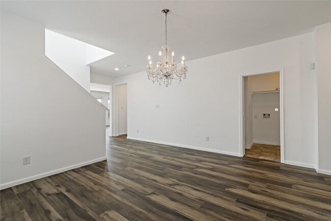 Foto del edificio - 25435 Autumn Woods Dr