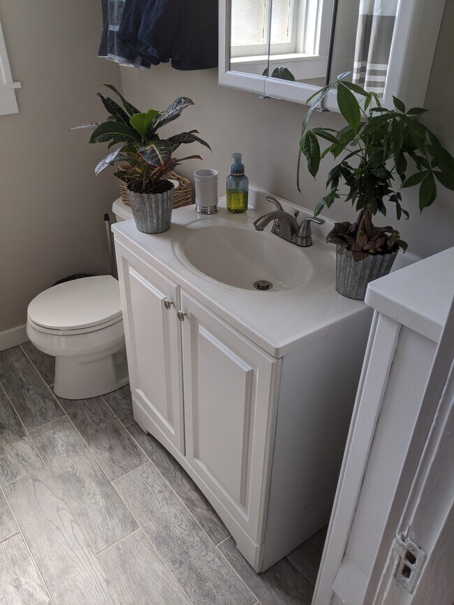 Bathroom Picture - 7772 Central Ave