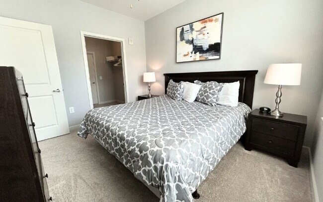 Foto del edificio - 6400 Blue Stone Rd