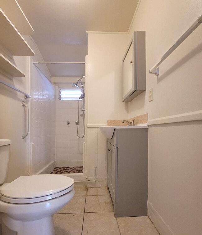 Building Photo - 771 Punahou St