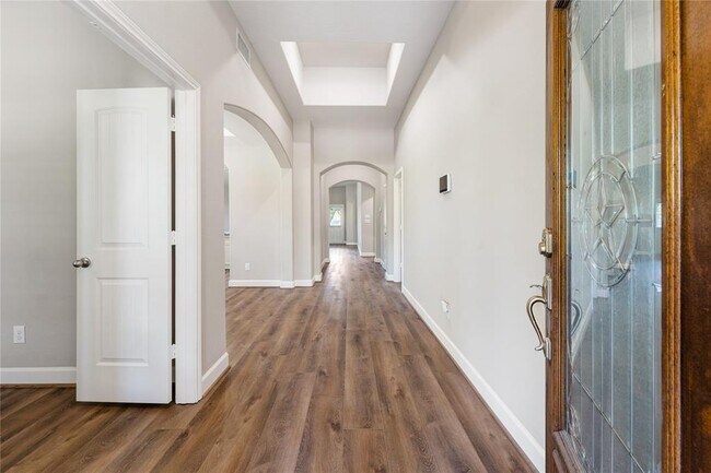 Building Photo - 12210 Briarwood Cove Cir