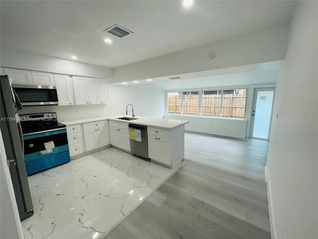 Foto del edificio - 5130 NE 17th Terrace