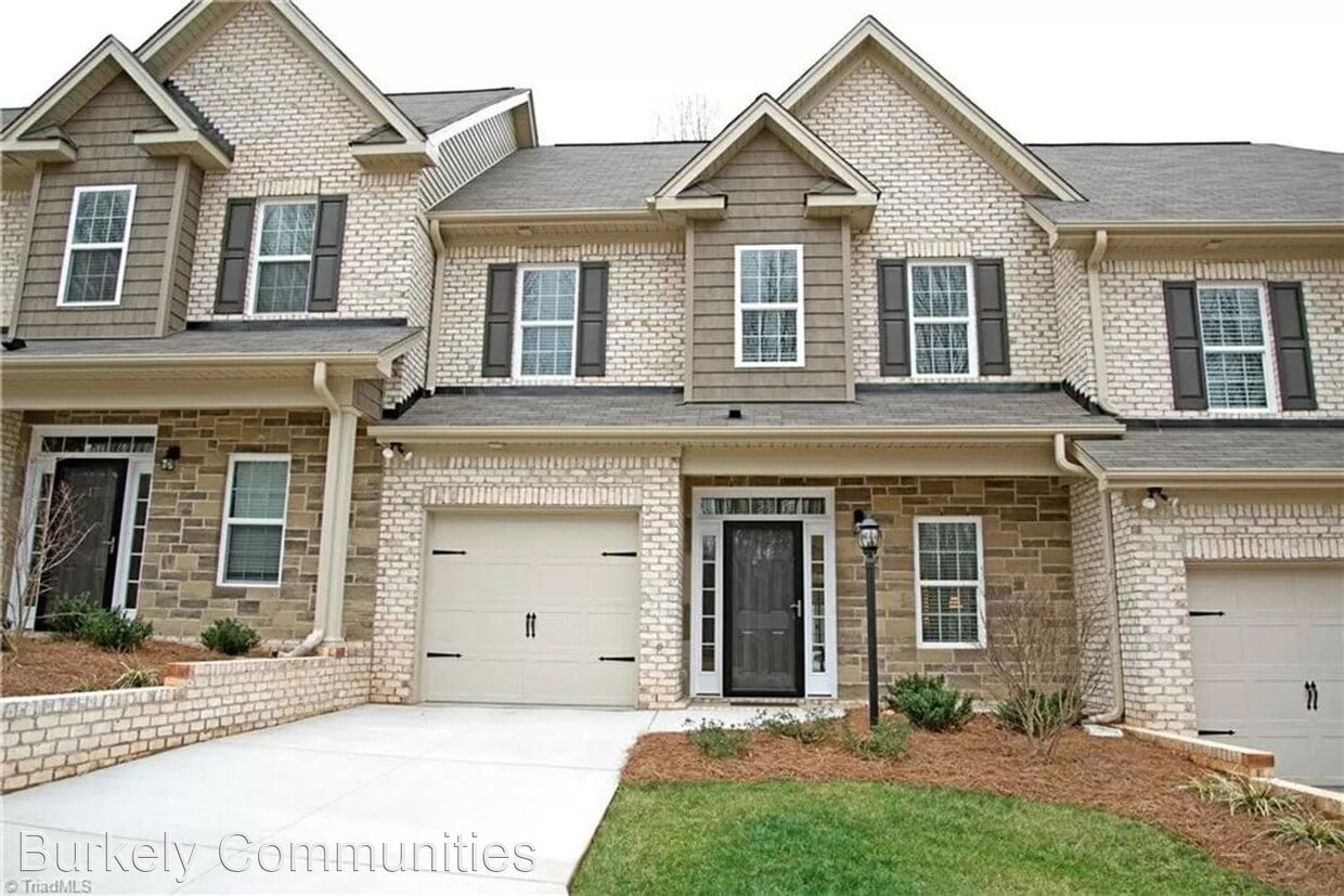 Foto del edificio - 11 Pisgah Forest Cir