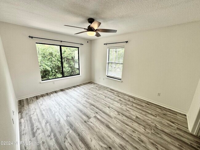 Foto del edificio - 736 Ginger Mill Dr