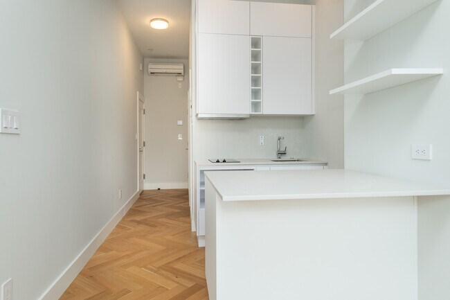 Foto del edificio - 461 Massachusetts Ave