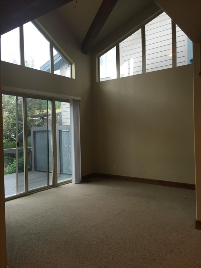 Building Photo - Park City Townhome