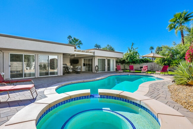 Foto del edificio - 78950 Starlight Ln