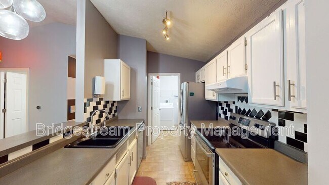 Building Photo - 6591 Brigham Sq