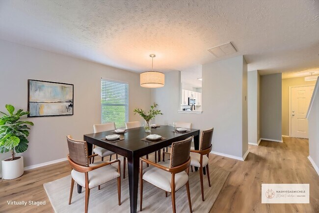 Foto del edificio - 5855 Monroe Crossing