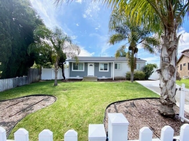 Building Photo - 3 Bedroom 2 Bath with View! (USD / Linda V...