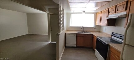 Building Photo - 574 Roxella Ln