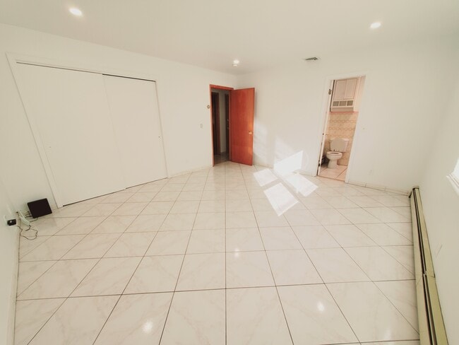 Building Photo - 47 Dora St