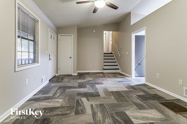 Foto del edificio - 1515 Trail Ridge Ct