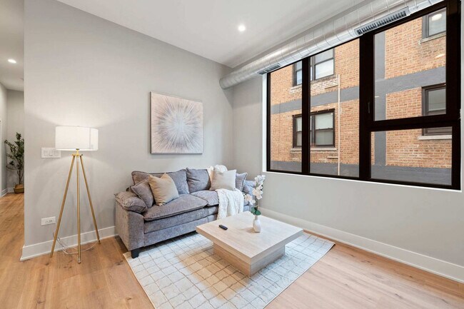 Foto del edificio - 6044 N Winthrop Ave