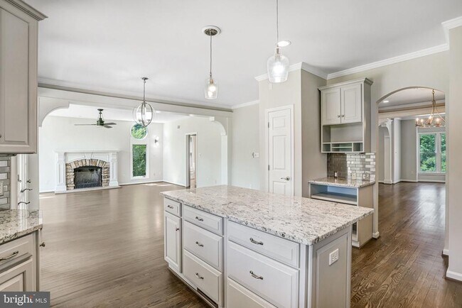 Foto del edificio - 710 Parrish Farm Ln