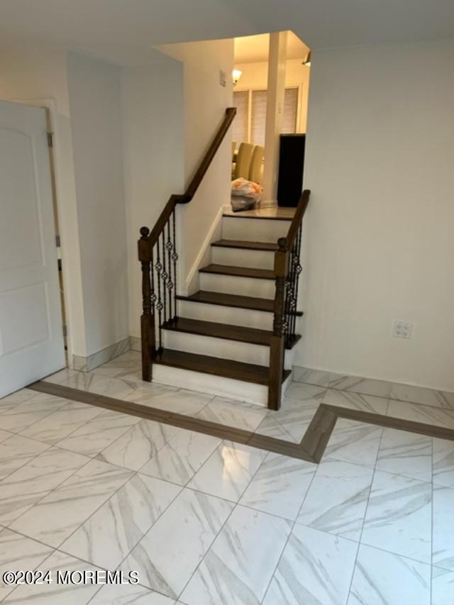 Foto del edificio - 231 Lawrence Ave